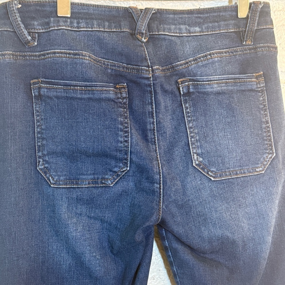 Democracy Seamless Ankle Skimmer Dark Wash Jeans| Raw Hem| Skinny Stretch - Picture 4 of 7